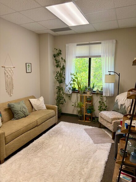 More Photos Of 312-326 Cloister Ct, Chapel Hill Office For Lease