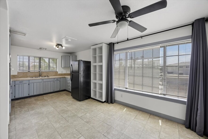 More Photos Of 319 S 10th St, Las Vegas Apartments For Sale