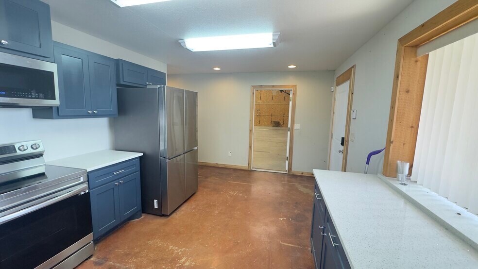 More Photos Of 327 County Road 4851, Newark Industrial For Lease