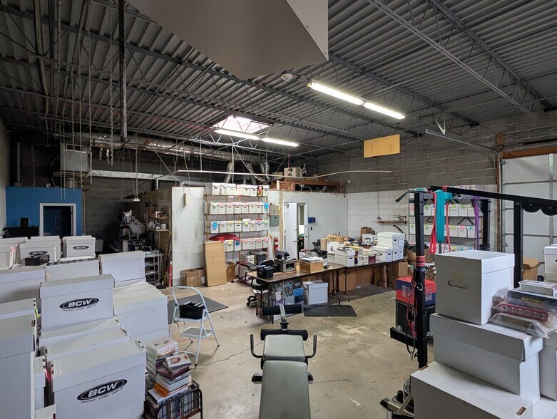 More Photos Of 227 James St, Bensenville Warehouse For Lease