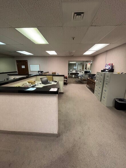 More Photos Of 456 Fulton St, Peoria Office For Sale