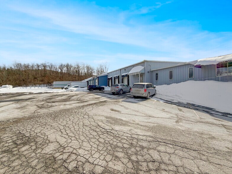 More Photos Of 850 Eisenhower Blvd, Johnstown Warehouse For Lease