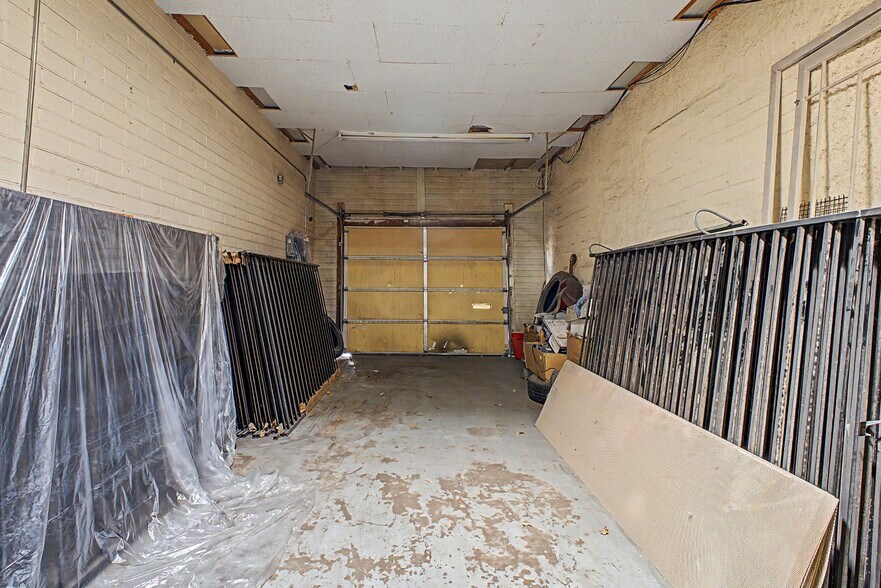 More Photos Of 6819 N 55th Dr, Glendale Warehouse For Lease
