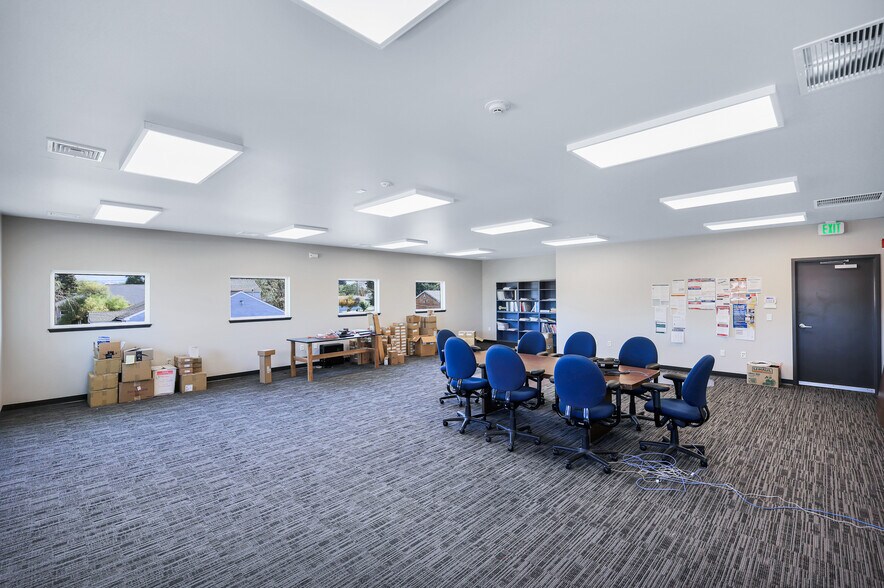 More Photos Of 17612 E Sprague Ave, Spokane Valley Office For Sale