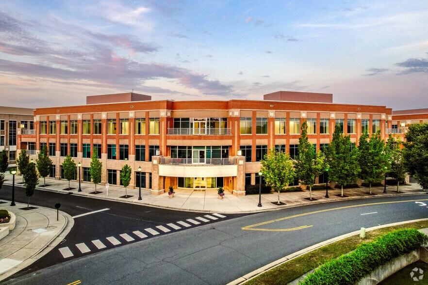 More Photos Of 3430 Toringdon Way, Charlotte Office For Lease