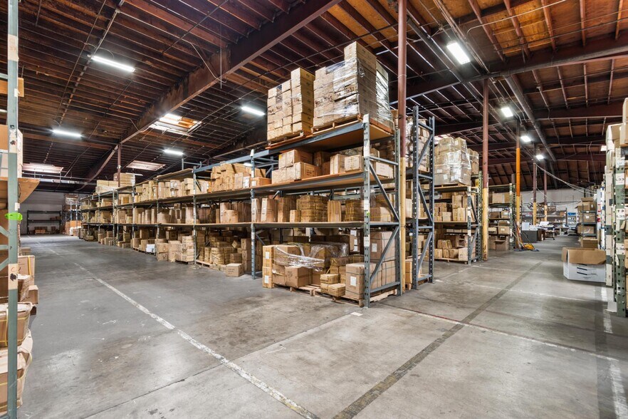 More Photos Of 6310 Corsair St, Commerce Manufacturing For Sale