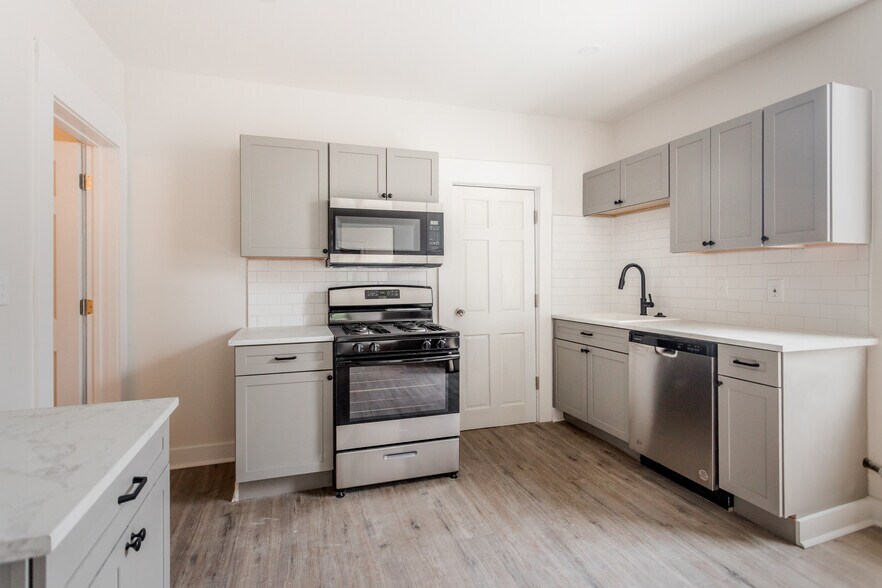 More Photos Of 1124 McKinstry St, Detroit Multifamily For Sale