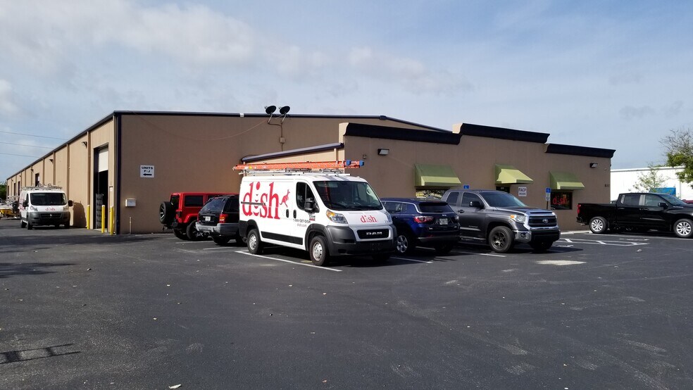 More Photos Of 830 NE 24th Ln, Cape Coral Warehouse For Sale