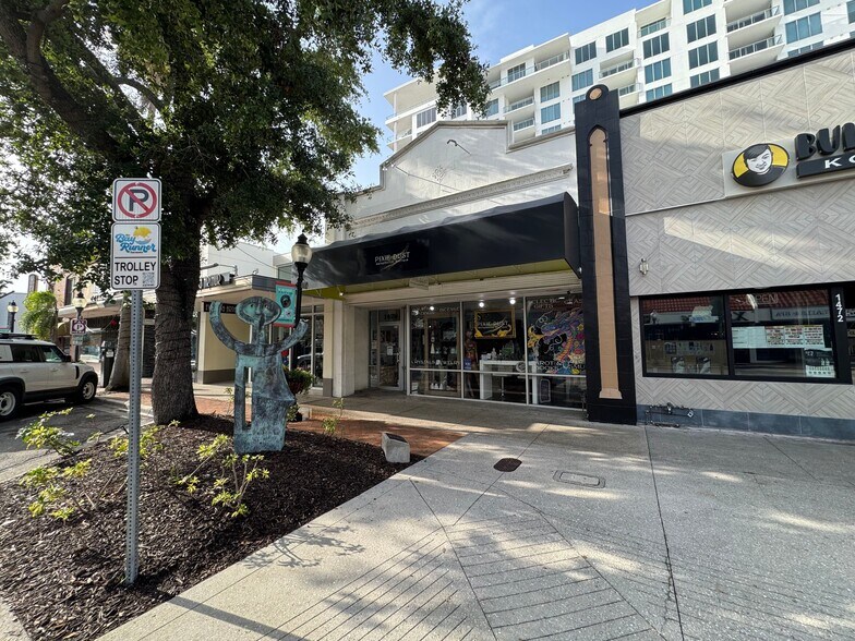 More Photos Of 1476 Main St, Sarasota Storefront For Sale