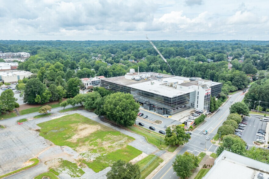 More Photos Of 3200 Northline Ave, Greensboro Office For Lease