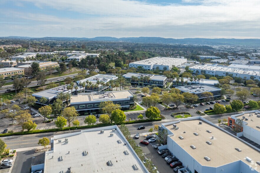 More Photos Of 25361 Commercentre Dr, Lake Forest Loft Creative Space For Lease