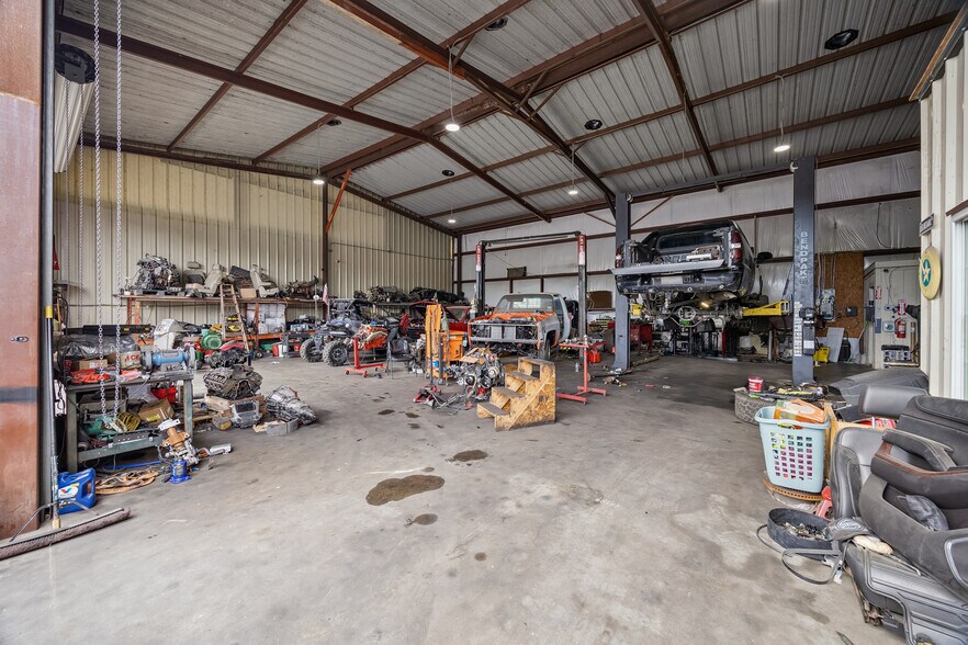 More Photos Of 12851 Reeveston Rd, Houston Industrial For Sale
