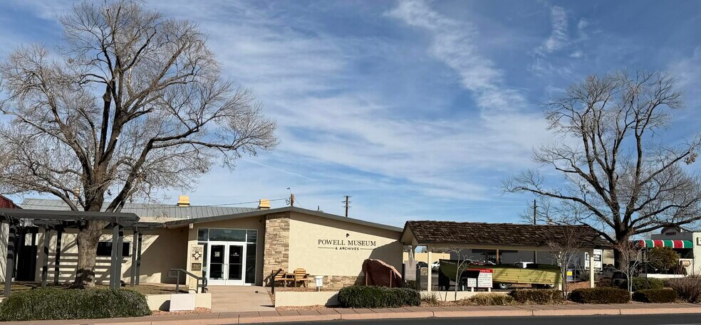 More Photos Of 6 N Lake Powell Blvd, Page Freestanding For Lease