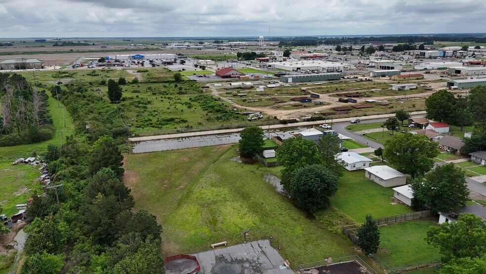 More Photos Of 2015 S Main St, Stuttgart Warehouse For Sale