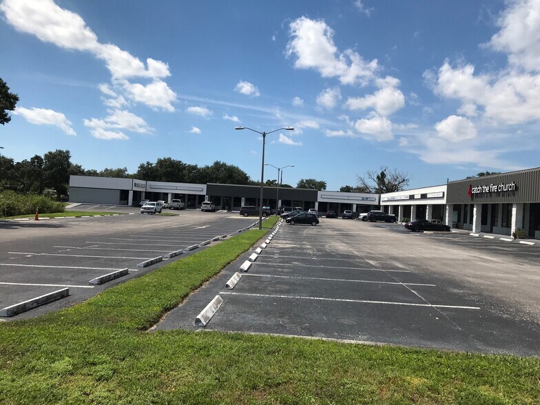 More Photos Of 12654-12734 Starkey Rd, Largo Storefront For Lease