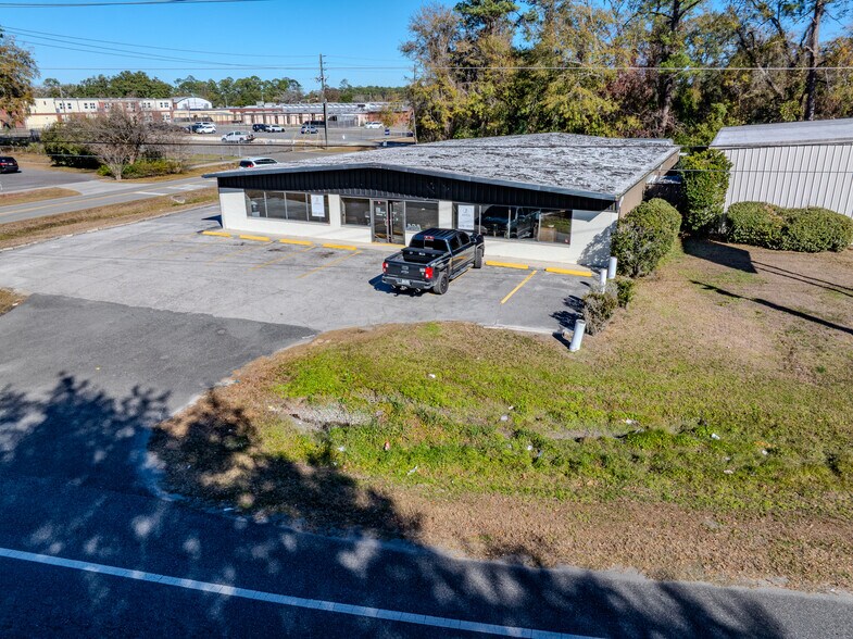 More Photos Of 701 S 5th St, Macclenny General Retail For Lease