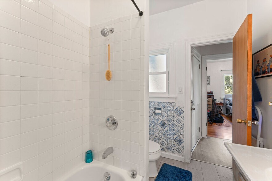 More Photos Of 74 Pearl St, Oakland Apartments For Sale