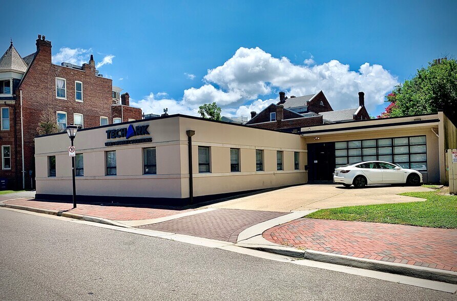 Primary Photo Of 415 W York St, Norfolk Medical For Lease