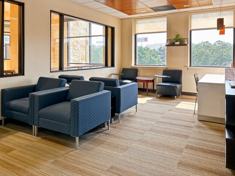 More Photos Of 18756 Stone Oak Pky, San Antonio Coworking Space