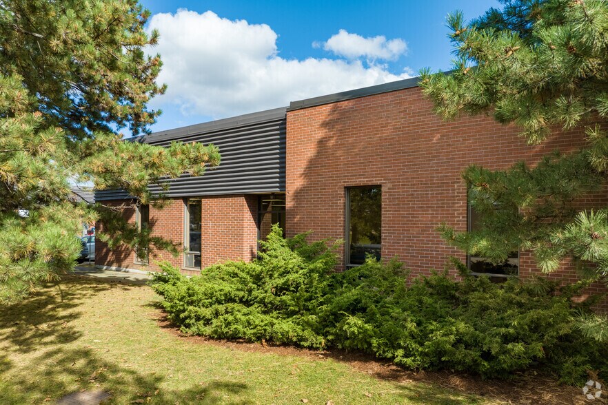 More Photos Of 63 Galaxy Blvd, Toronto Warehouse For Lease
