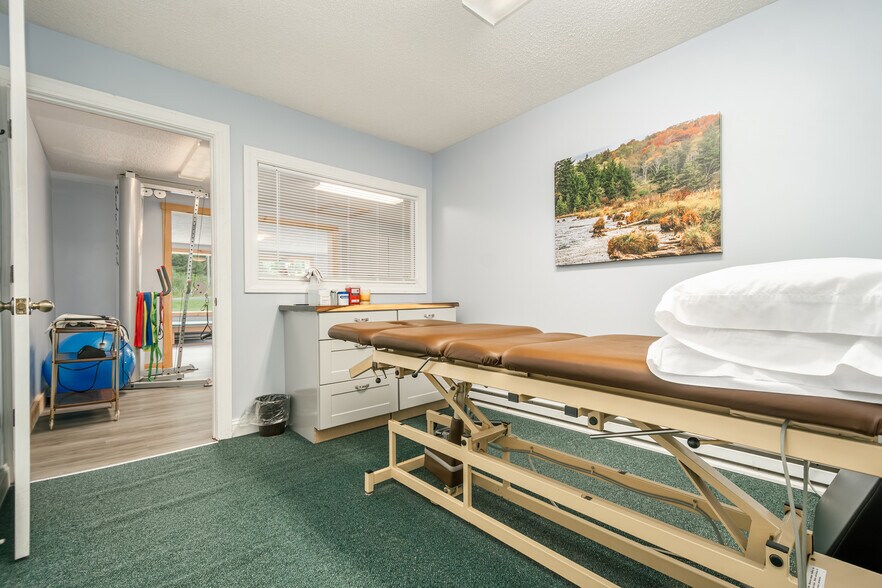 More Photos Of 541 Spruce St, Thomas Flex For Sale