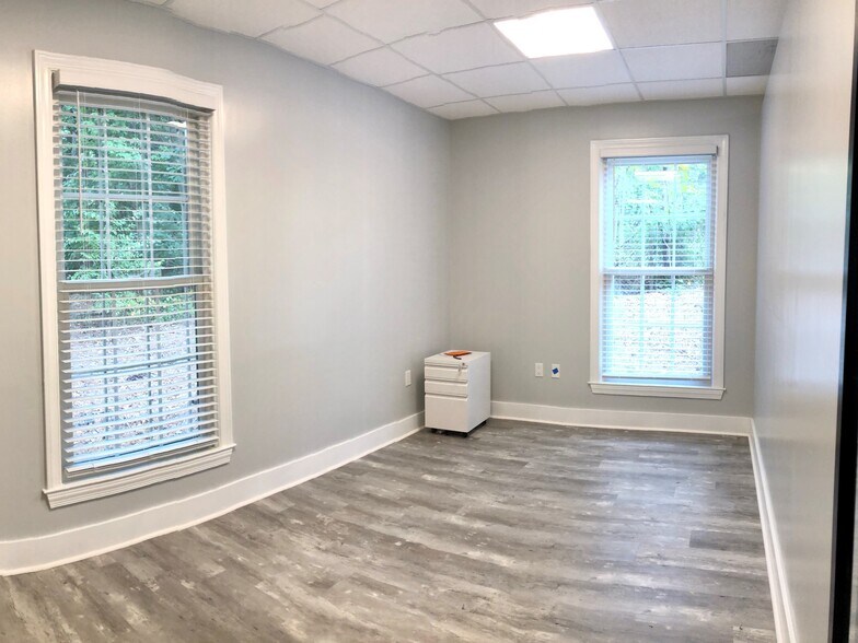 More Photos Of 2340 Perimeter Park Dr, Atlanta Office Residential For Lease