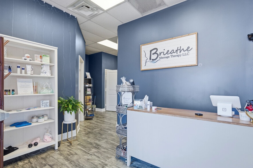 More Photos Of 5472-5486 Southern Maryland Blvd, Lothian Storefront For Sale