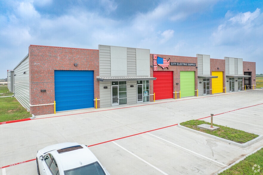 More Photos Of 2493 Patton Rd, Rosenberg Unknown For Lease