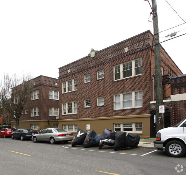 More Photos Of 2062 NW Marshall St, Portland Apartments For Sale