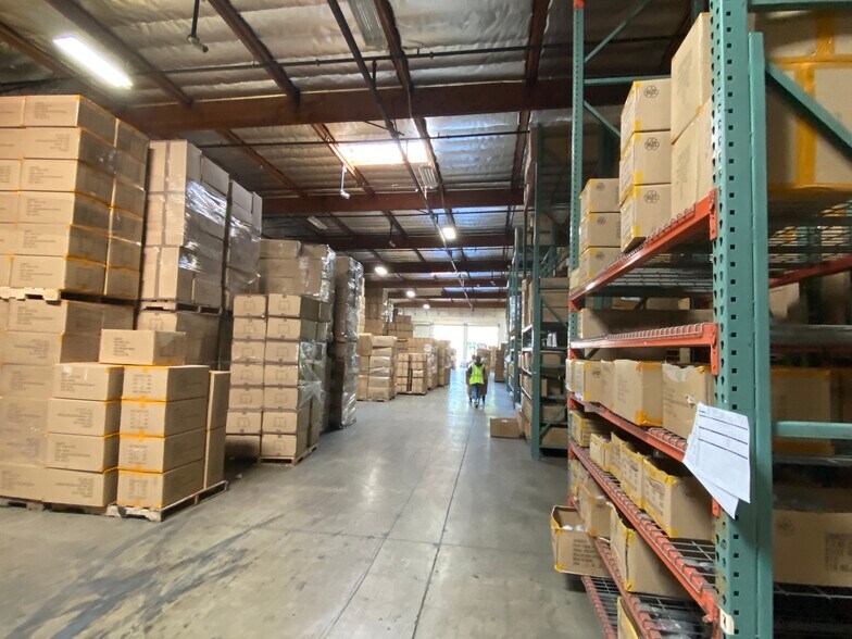More Photos Of 20310 Plummer St, Chatsworth Manufacturing For Lease