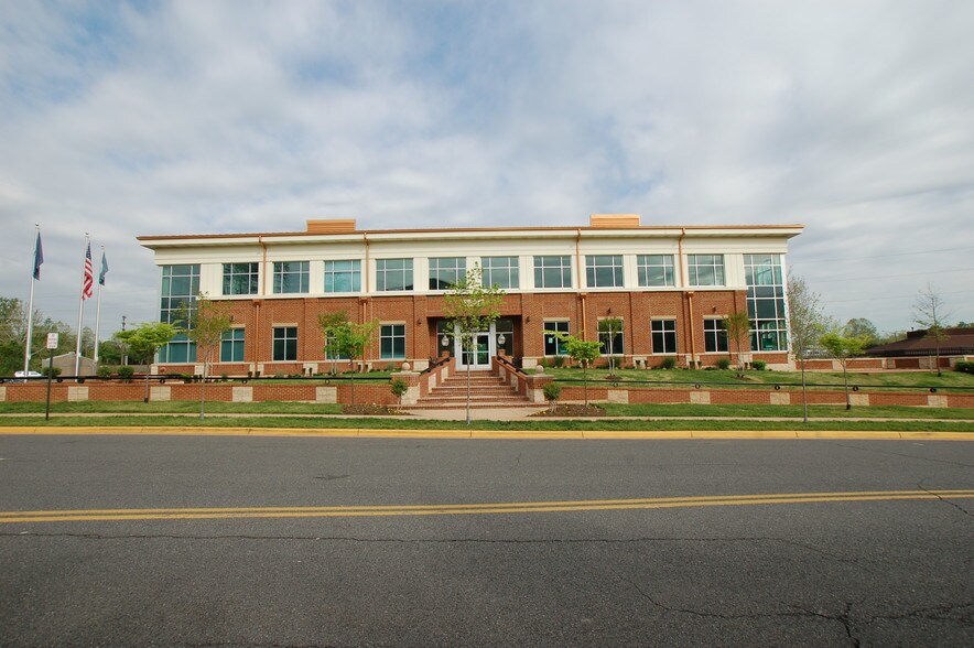 More Photos Of 9110 Railroad Dr, Manassas Park Medical For Sale