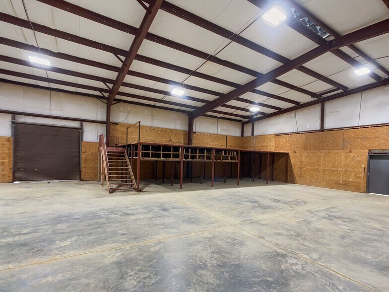 More Photos Of 6115 18th Ave, Tuscaloosa Warehouse For Lease