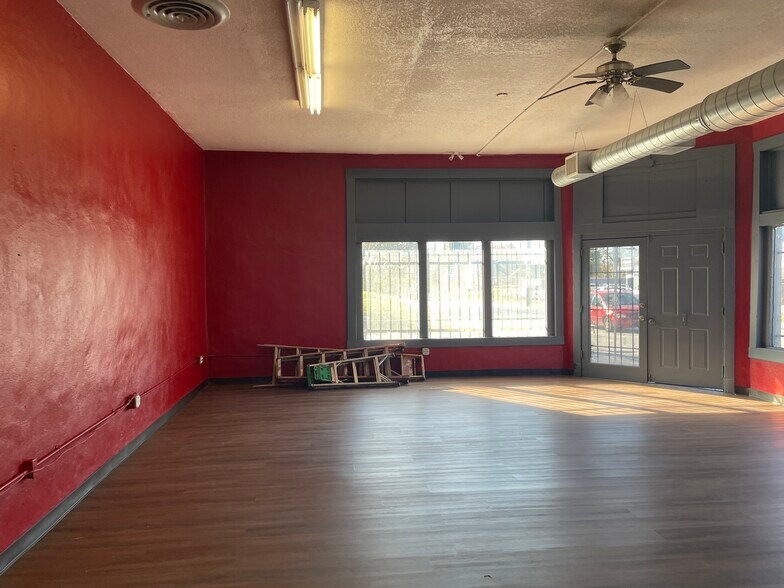 More Photos Of 960-962 Pacific Ave, Kansas City Storefront For Sale