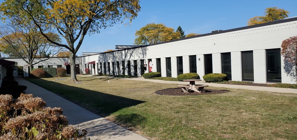 More Photos Of 710 E Ogden Ave, Naperville Office For Lease