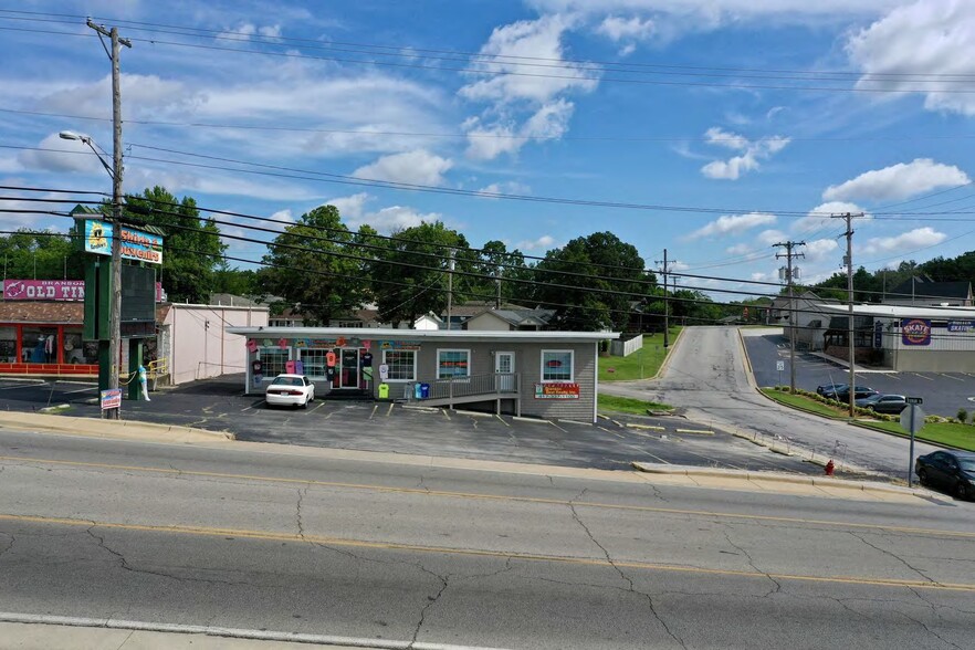 Primary Photo Of 1805 W 76 Country Blvd, Branson General Retail For Lease