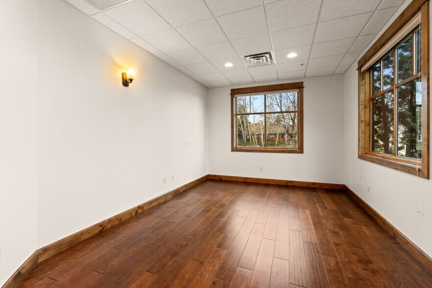 More Photos Of 1940 W Dickerson St, Bozeman Office For Lease