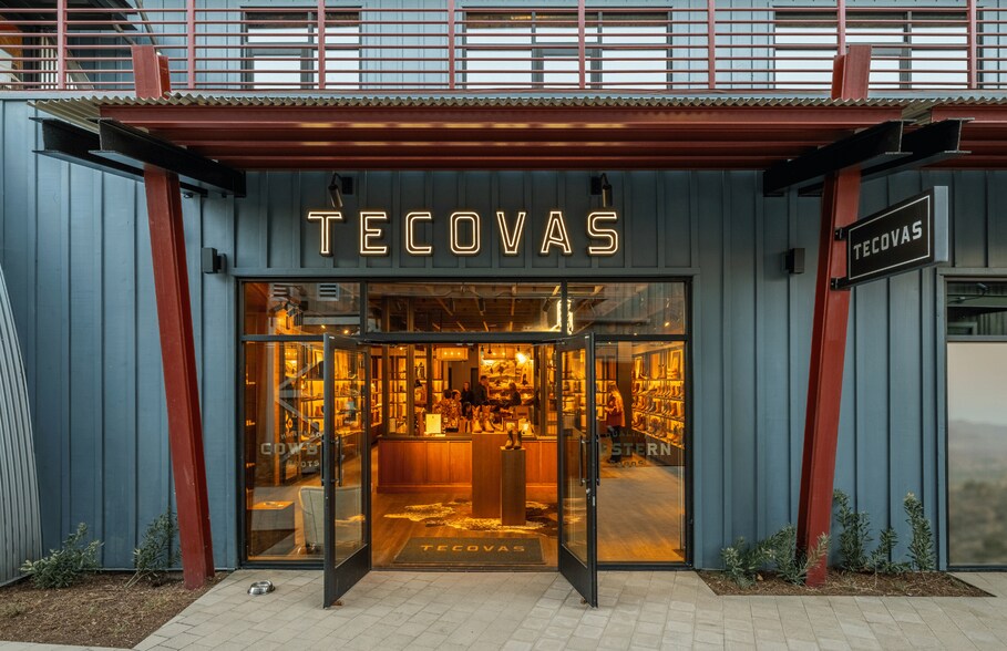 More Photos Of 31896 Paseo Adelanto, San Juan Capistrano Storefront For Lease