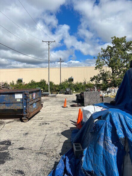 More Photos Of 2082 Estes Ave, Elk Grove Village Warehouse For Sale