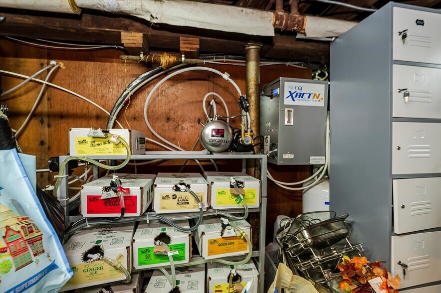 More Photos Of 2918 Bruckner Blvd, Bronx Bar For Sale