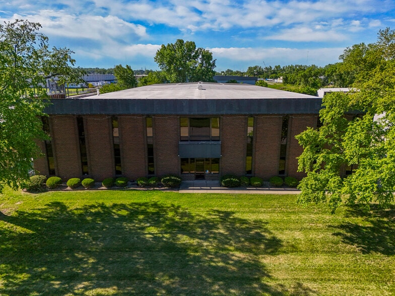 More Photos Of 7501 E Front St, Kansas City Warehouse For Sale