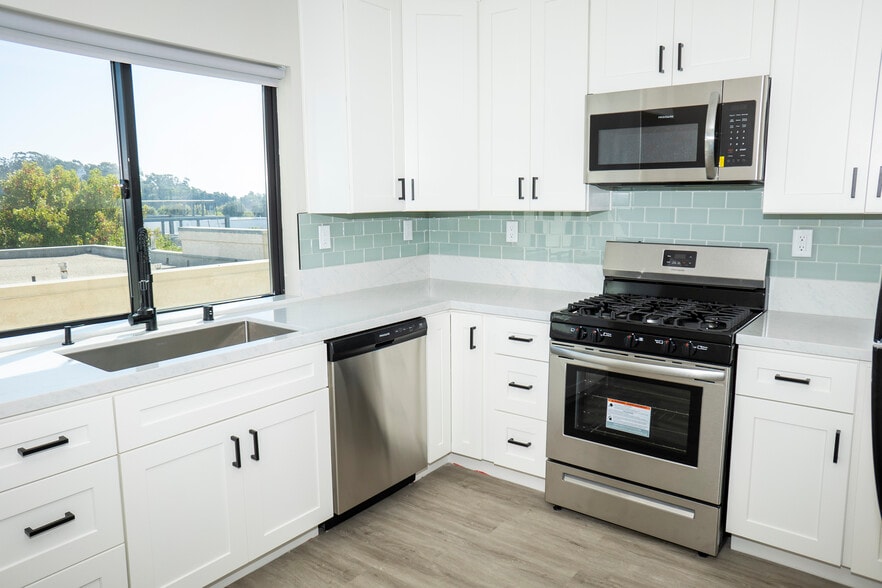 More Photos Of 5548 Riley St, San Diego Apartments For Sale