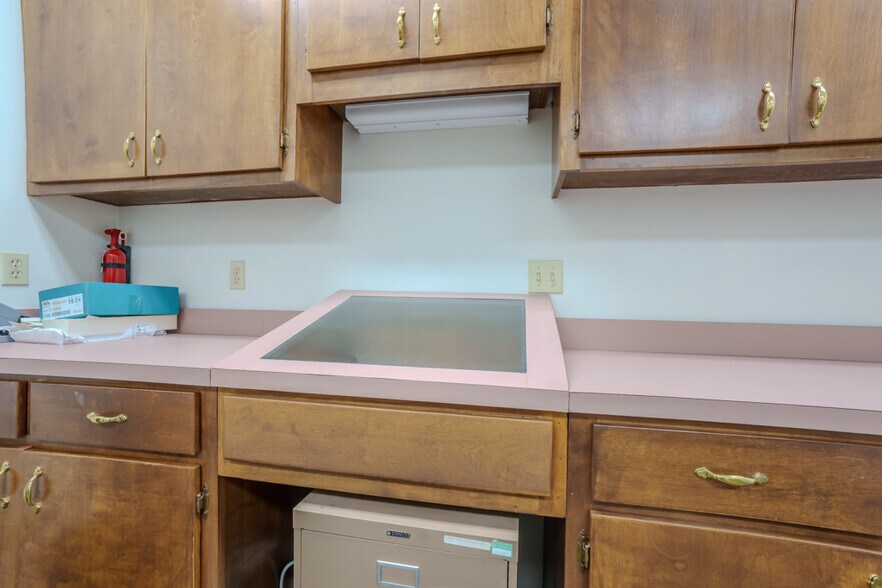 More Photos Of 970 Highway 20, Tuscumbia Office For Lease