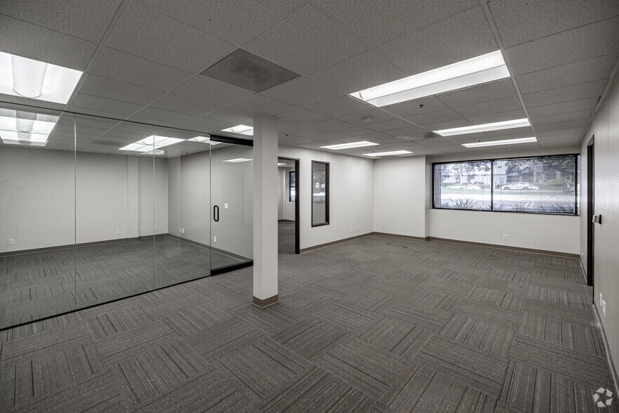 More Photos Of 500 S Kraemer Blvd, Brea Office For Lease