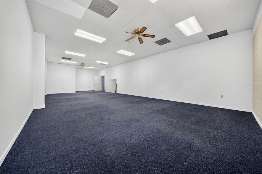 More Photos Of 2539 W Prospect Rd, Ashtabula Storefront For Sale