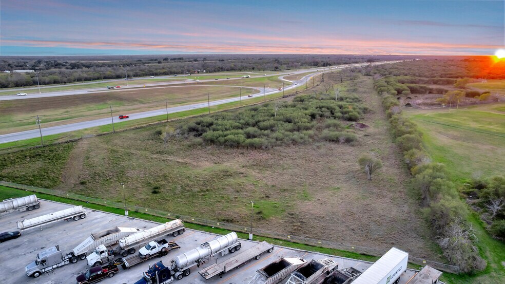 11304 NW Zac Lentz Pky, Victoria, TX 77904 Land For Sale
