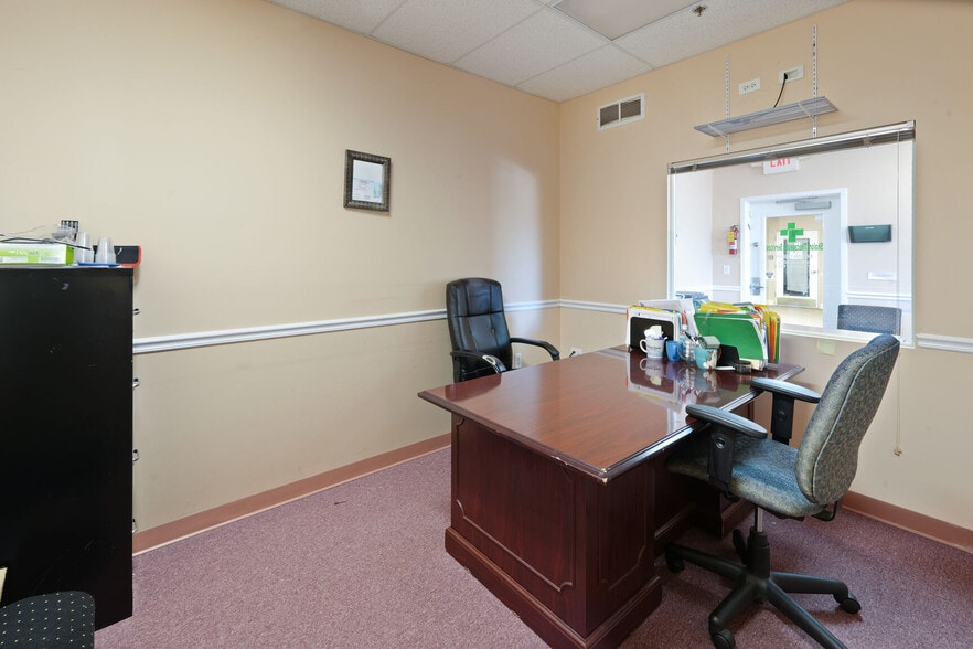 More Photos Of 1374 Whitehorse Hamilton Square Rd, Hamilton Medical For Sale