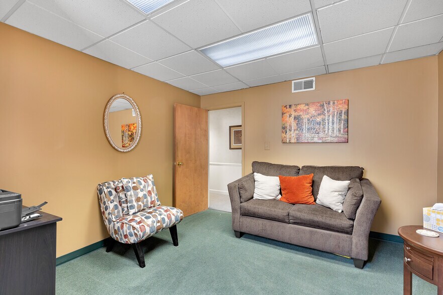 More Photos Of 300 Allegheny Ave, Towson Office For Sale