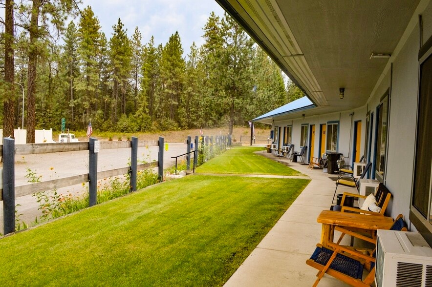 More Photos Of 978 Highway 395 N, Kettle Falls Hotel For Sale