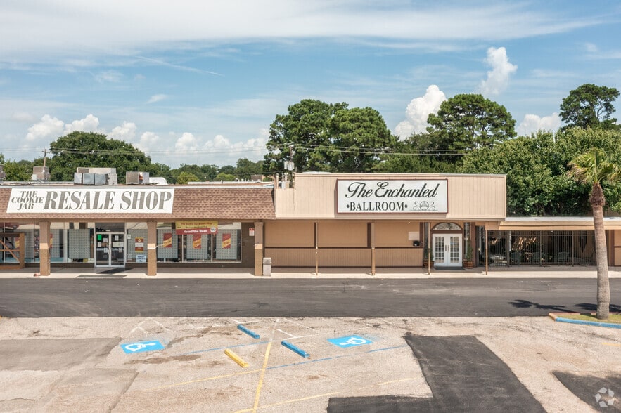 More Photos Of 2120-2314 N Alexander Dr, Baytown Unknown For Lease