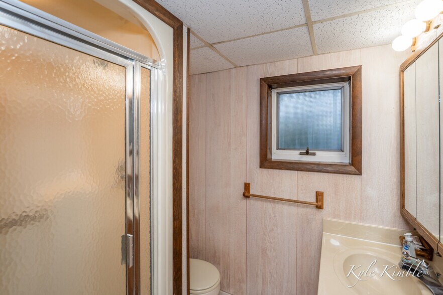 More Photos Of 104 W Houghton Lake Dr, Prudenville Hotel For Sale